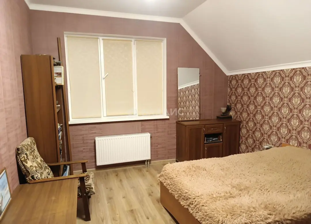 Продается 2-этажный дом, 135 м², 8 сот.