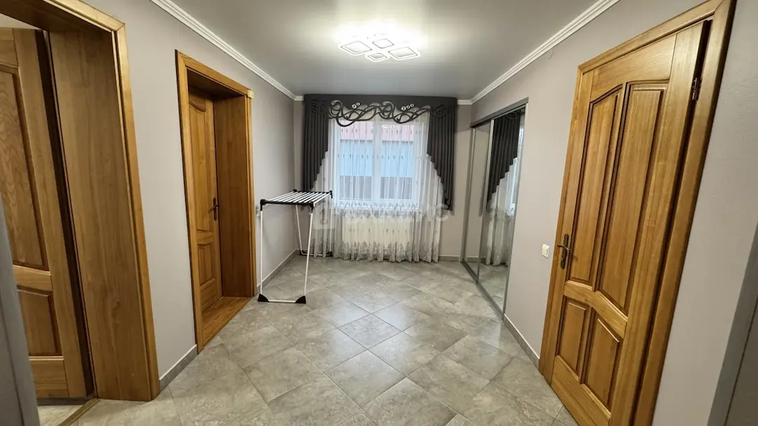 Продается 2-этажный дом, 212 м2, 8.08 сот