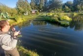 Рыбалка на частном озере — карп, линь, лещ, щука, стерлядь. Бесплатно при аренде беседки