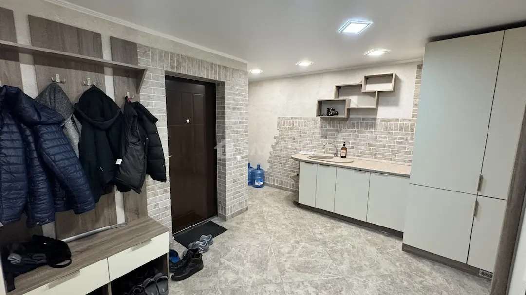 Продается 2-этажный дом, 212 м2, 8.08 сот