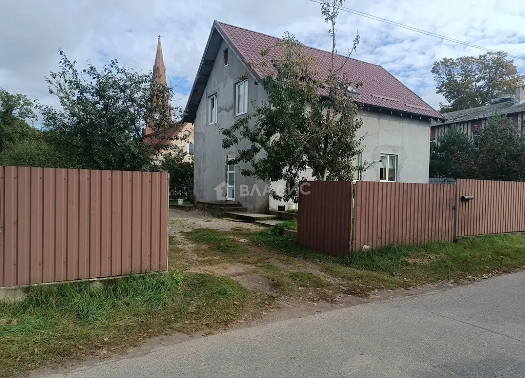 Продается 2-этажный дом, 135 м², 8 сот.