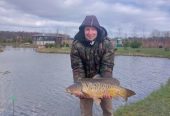 Рыбалка на частном озере — карп, линь, лещ, щука, стерлядь. Бесплатно при аренде беседки