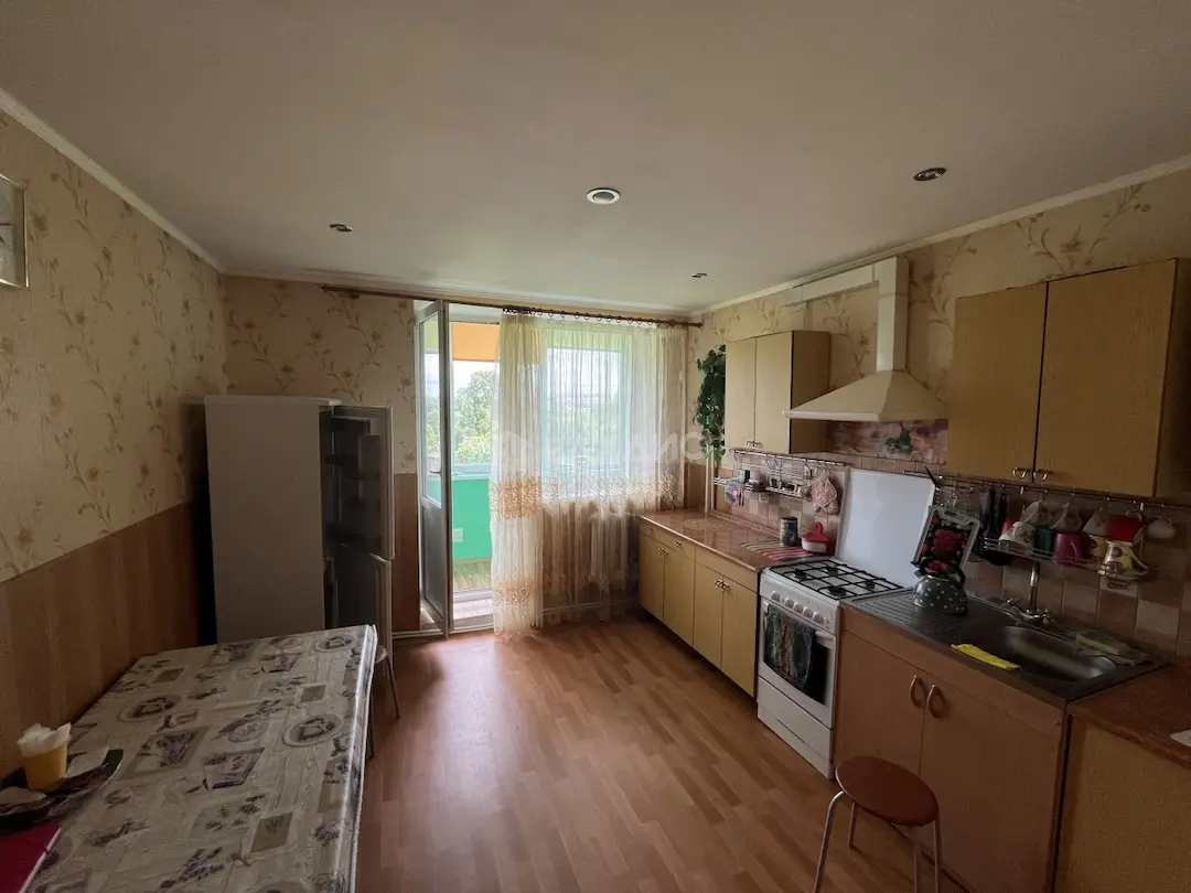 Продается 2-комн. квартира, 65.4 м²