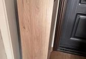 Продам компактную обувницу с двумя откидными секциями в отличном состоянии.