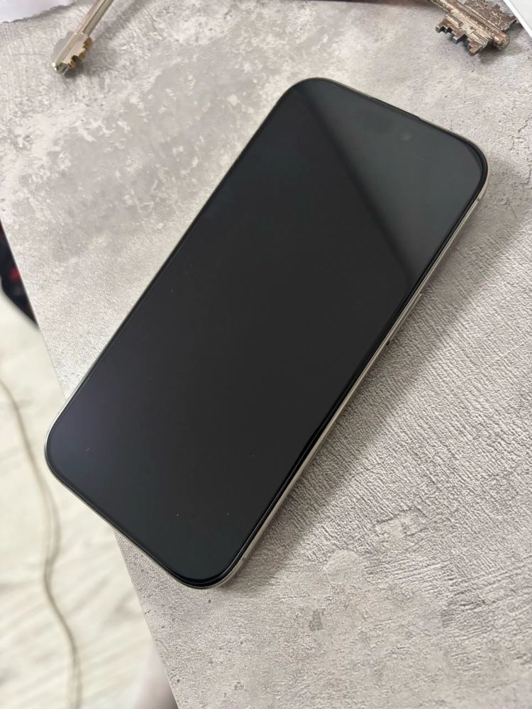 Продам iPhone 16 Pro