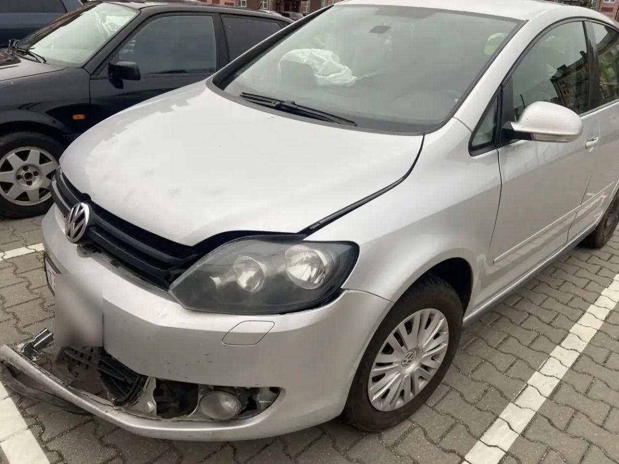 Volkswagen Golf Plus 2011 1.6 МТ, машина после дтп