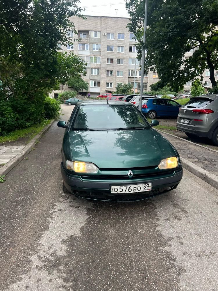 Автомобиль Renault Safrane