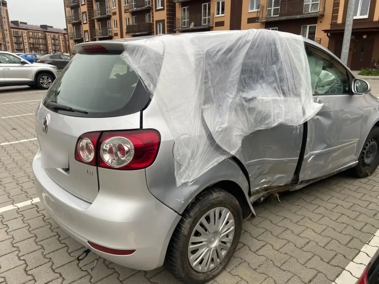Volkswagen Golf Plus 2011 1.6 МТ, машина после дтп