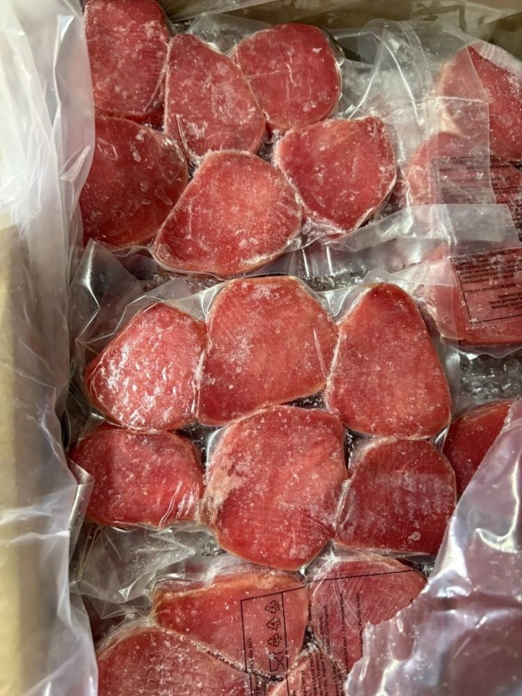 Предлагаем вам широкий ассортимент рыбы и морепродуктов
