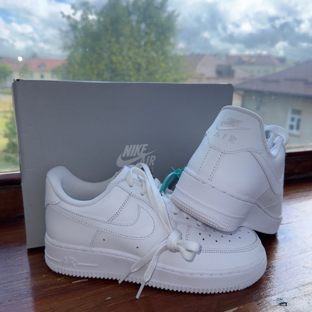 Nike Air Force 1 ‘07 Белые Размер 39 EU
