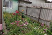Продаю дом, три комнаты прихожая большая, ванная ,туалет, кухня