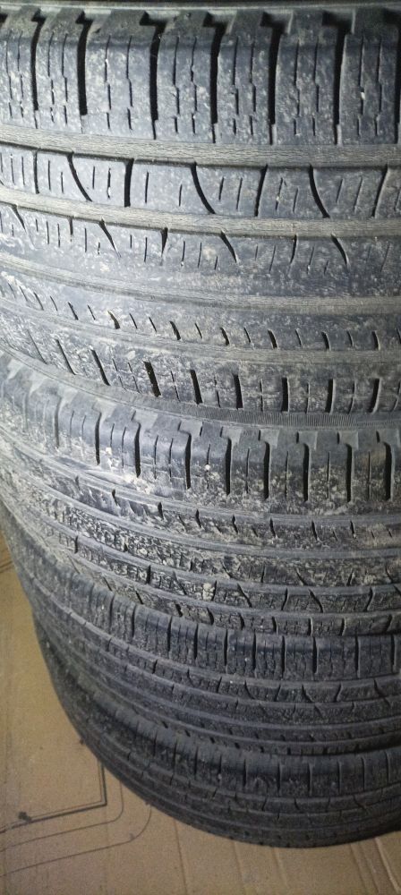 Шины 215/60 R17 Б/у один сезон, комплект