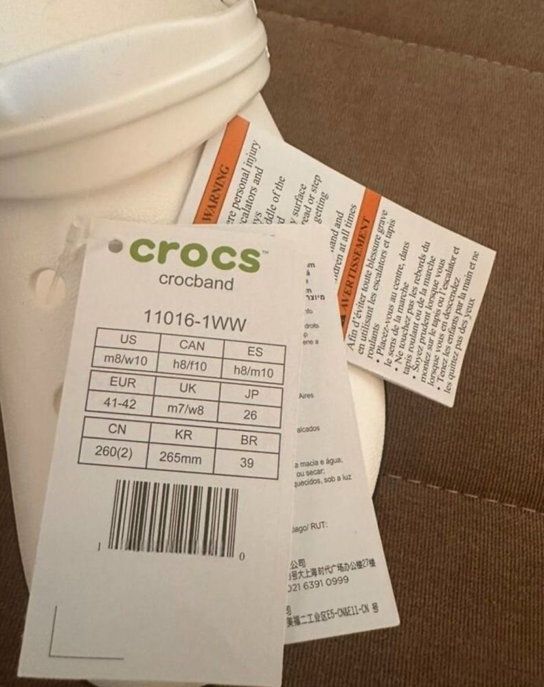 Продаю crocs сланцы, унисекс, оригинал, новые с биркой.