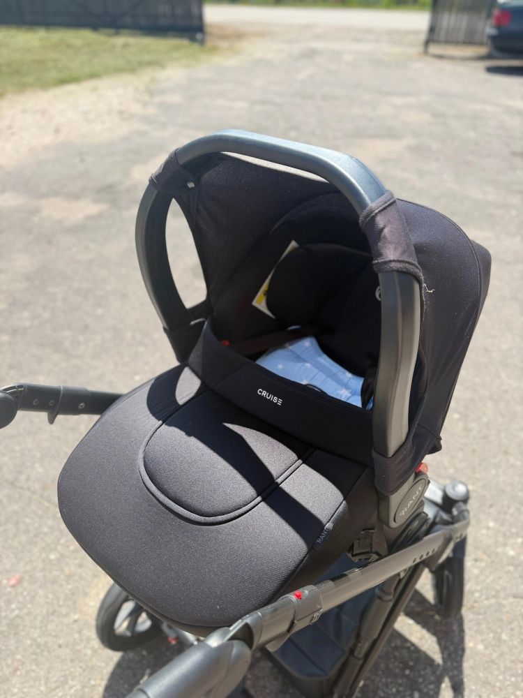 Продам детскую коляску 3 в 1 Riko Basic Montana.