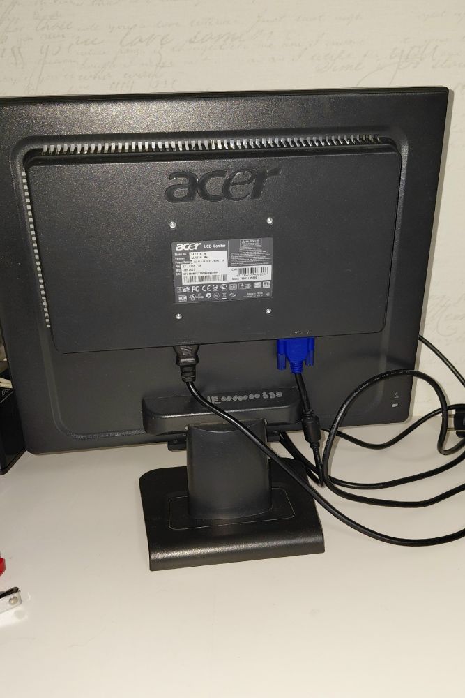 Монитор Acer AL1716. Состояние: рабочее.