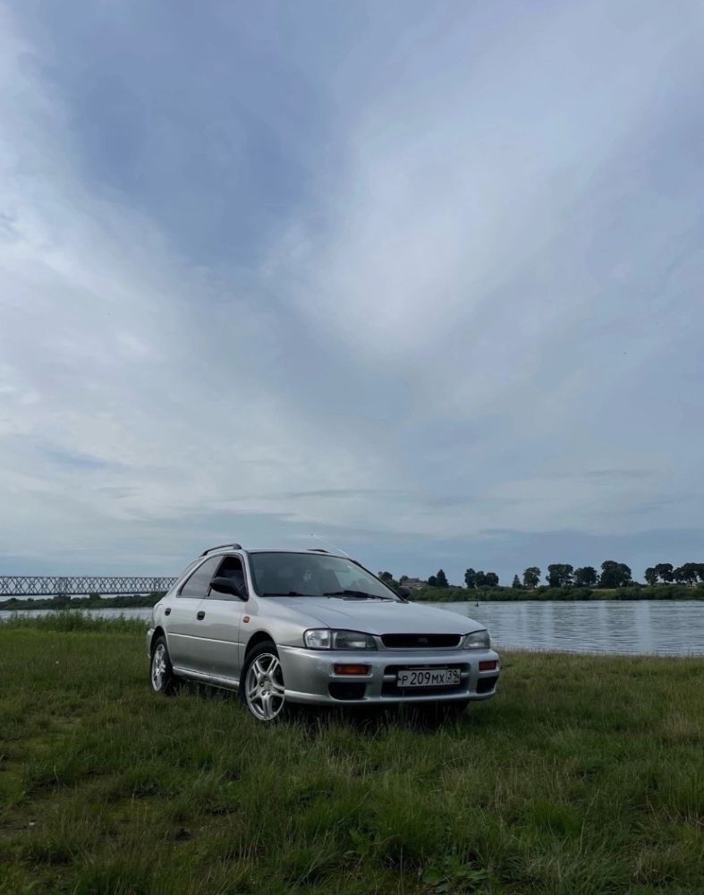 Subaru Impreza 1-го поколения в кузове универсал (GF) 1999год рестайлинг