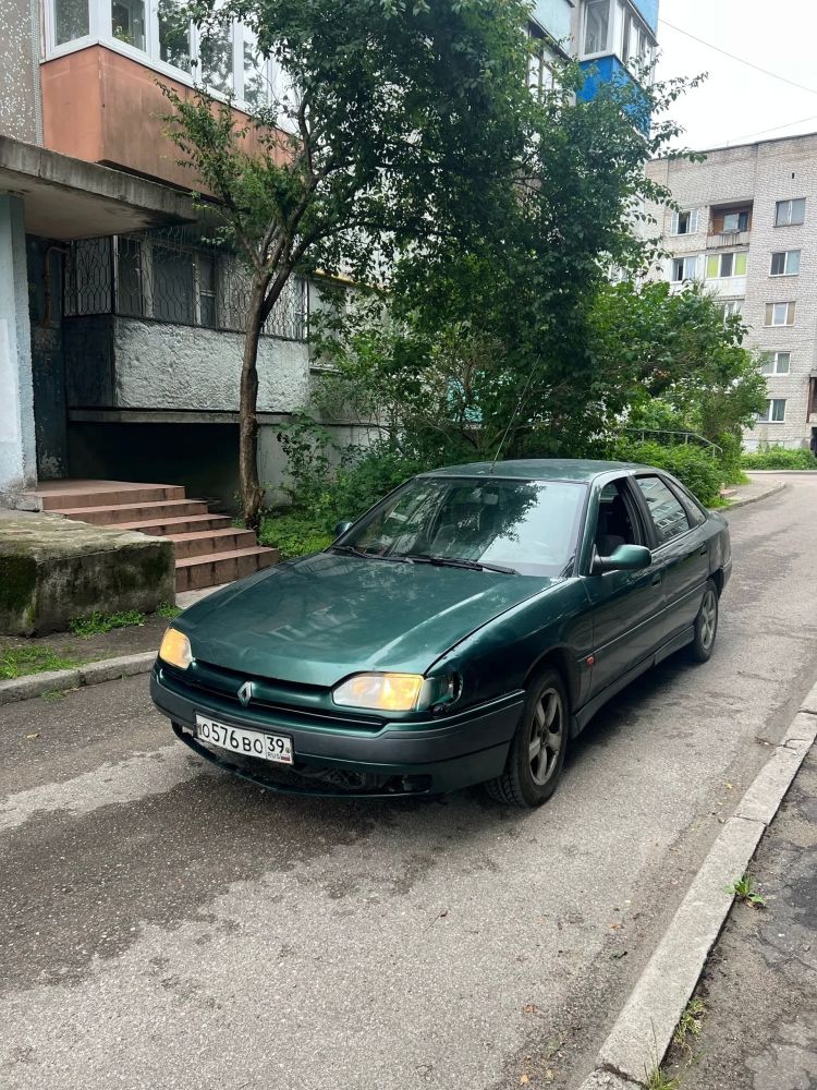Автомобиль Renault Safrane