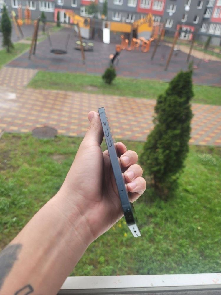 Продам iPhone 13, 100% акб, 128gb