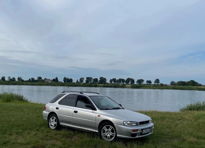 Subaru Impreza 1-го поколения в кузове универсал (GF) 1999год рестайлинг