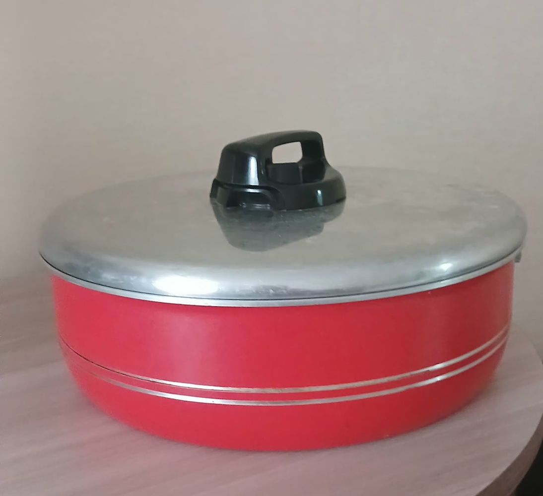 Новая кастрюля Tefal, есть ручка съёмная