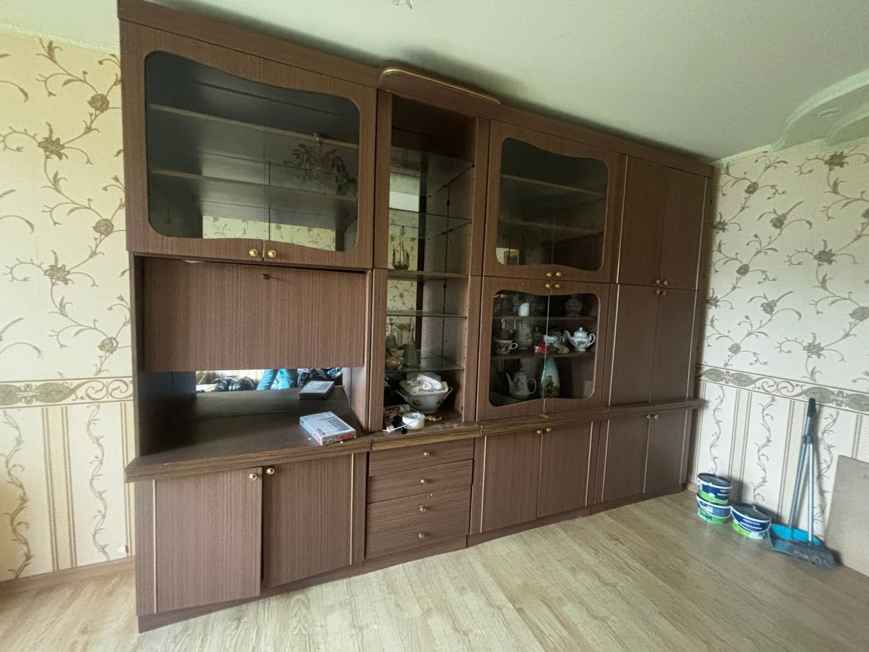 Отдам даром стенку, самовывоз