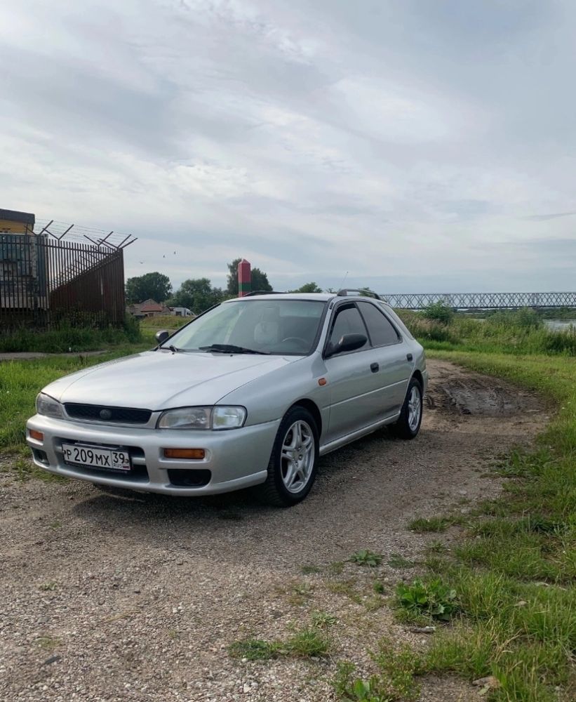 Subaru Impreza 1-го поколения в кузове универсал (GF) 1999год рестайлинг