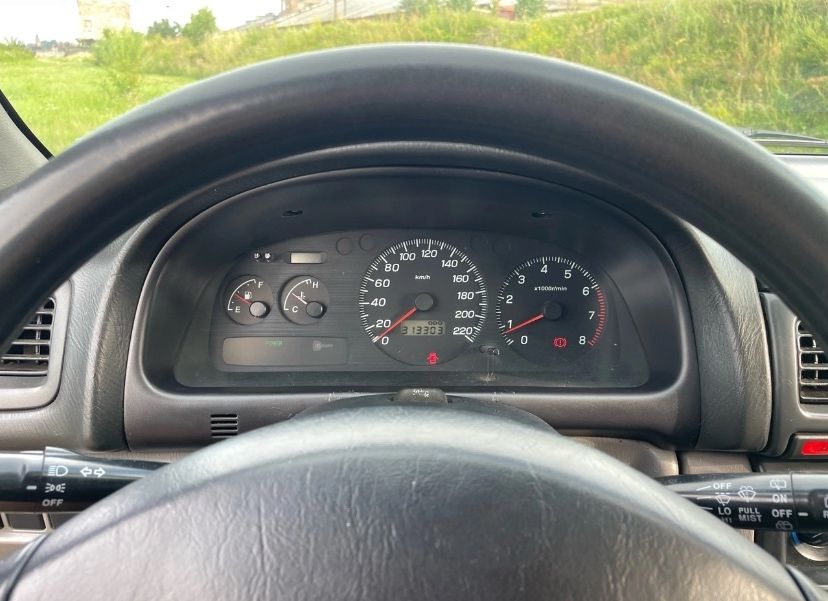 Subaru Impreza 1-го поколения в кузове универсал (GF) 1999год рестайлинг