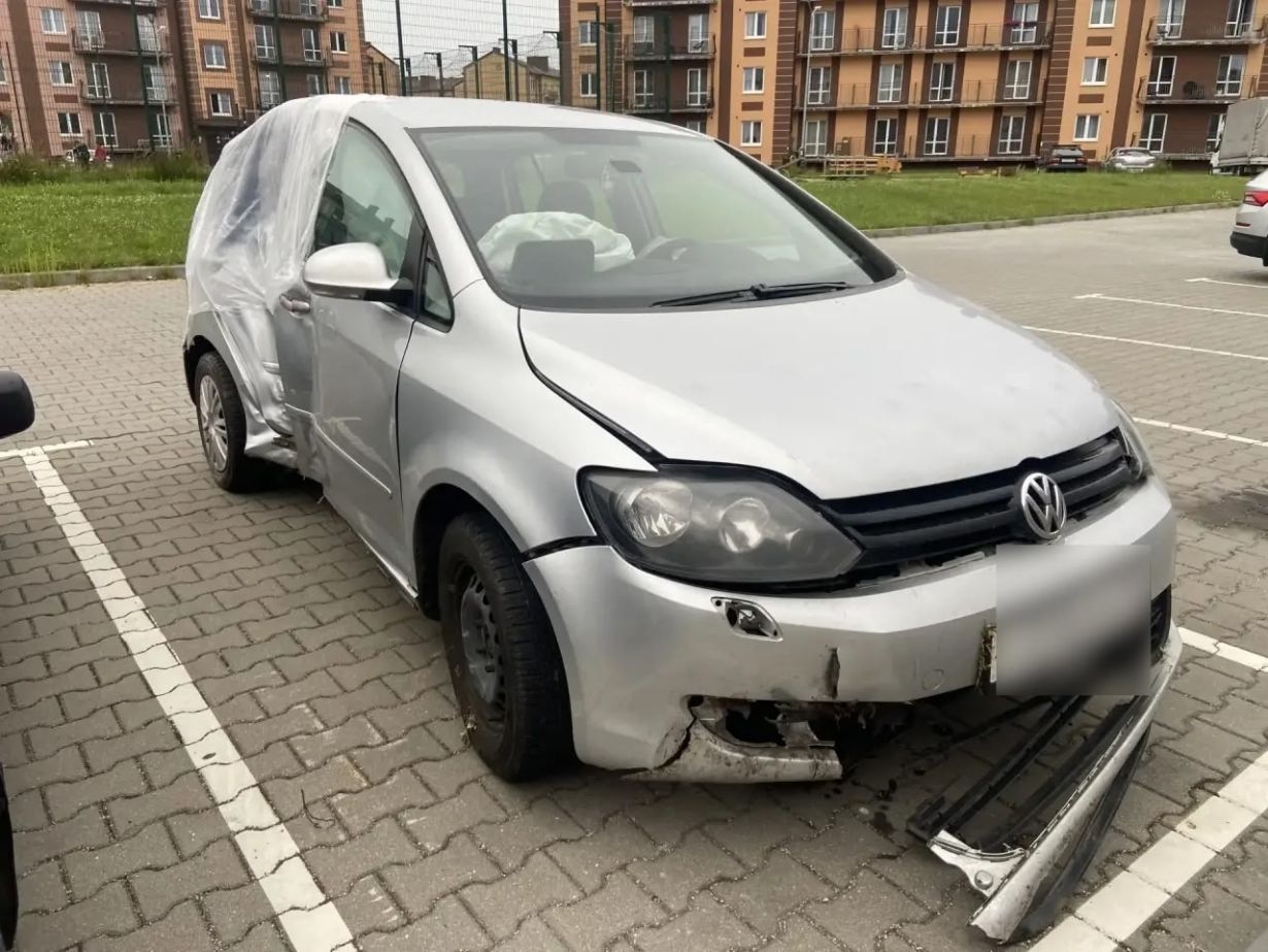 Volkswagen Golf Plus 2011 1.6 МТ, машина после дтп