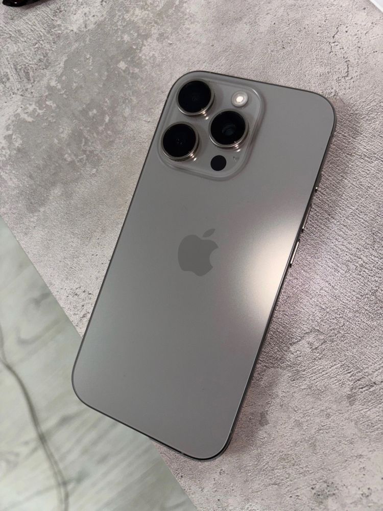 Продам iPhone 16 Pro