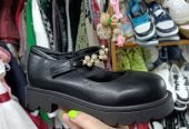 Продам школьные туфли