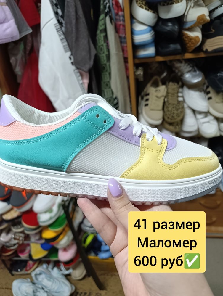 Кроссовки женские. 9 моделей
