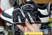 Продам женские кроссовки. 10 моделей