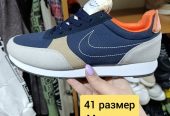 Продам женские кроссовки. 10 моделей