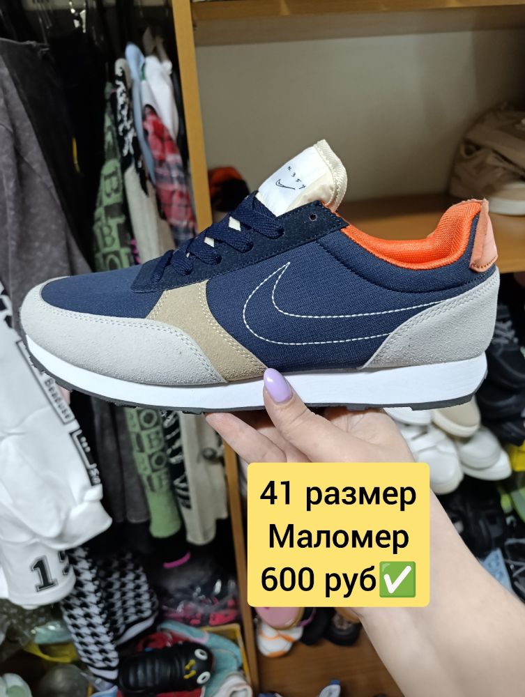 Продам женские кроссовки. 10 моделей