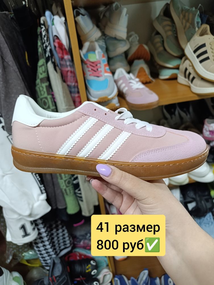 Продам женские кроссовки. 10 моделей