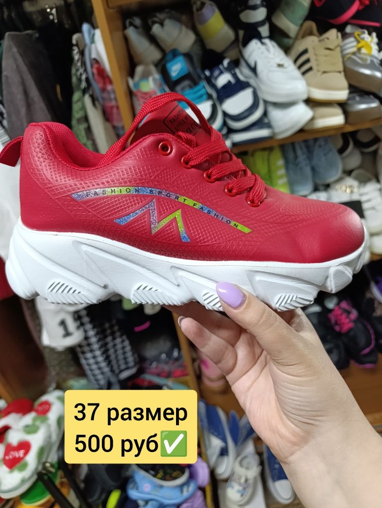 Женские кроссовки. 10 моделей
