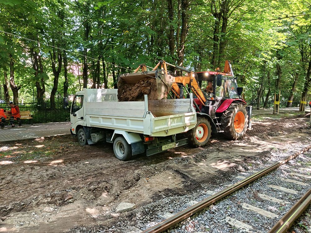 Продам японский минисамосвал Hino 300 ( Dutro ) 2014 года