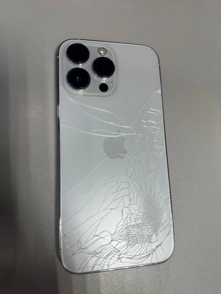 iPhone 14 Pro Max. Не работает боковая кнопка, разбито заднее стекло