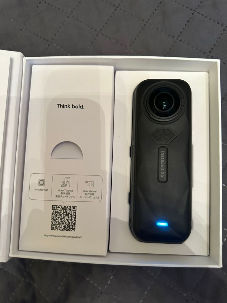 Панорамная экшен-камера Insta360 X5 с увеличенной матрицей 1/1,28 дюйма