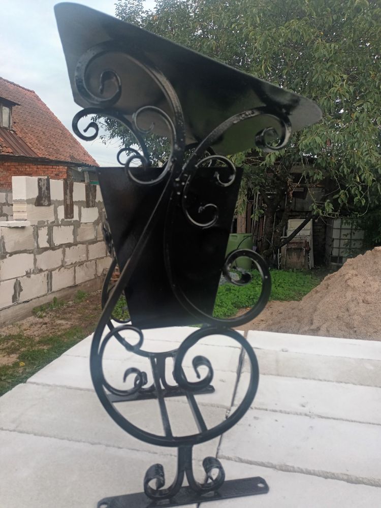 Продам урну металл + ковка