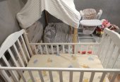 Продам детскую кроватку с матрасом