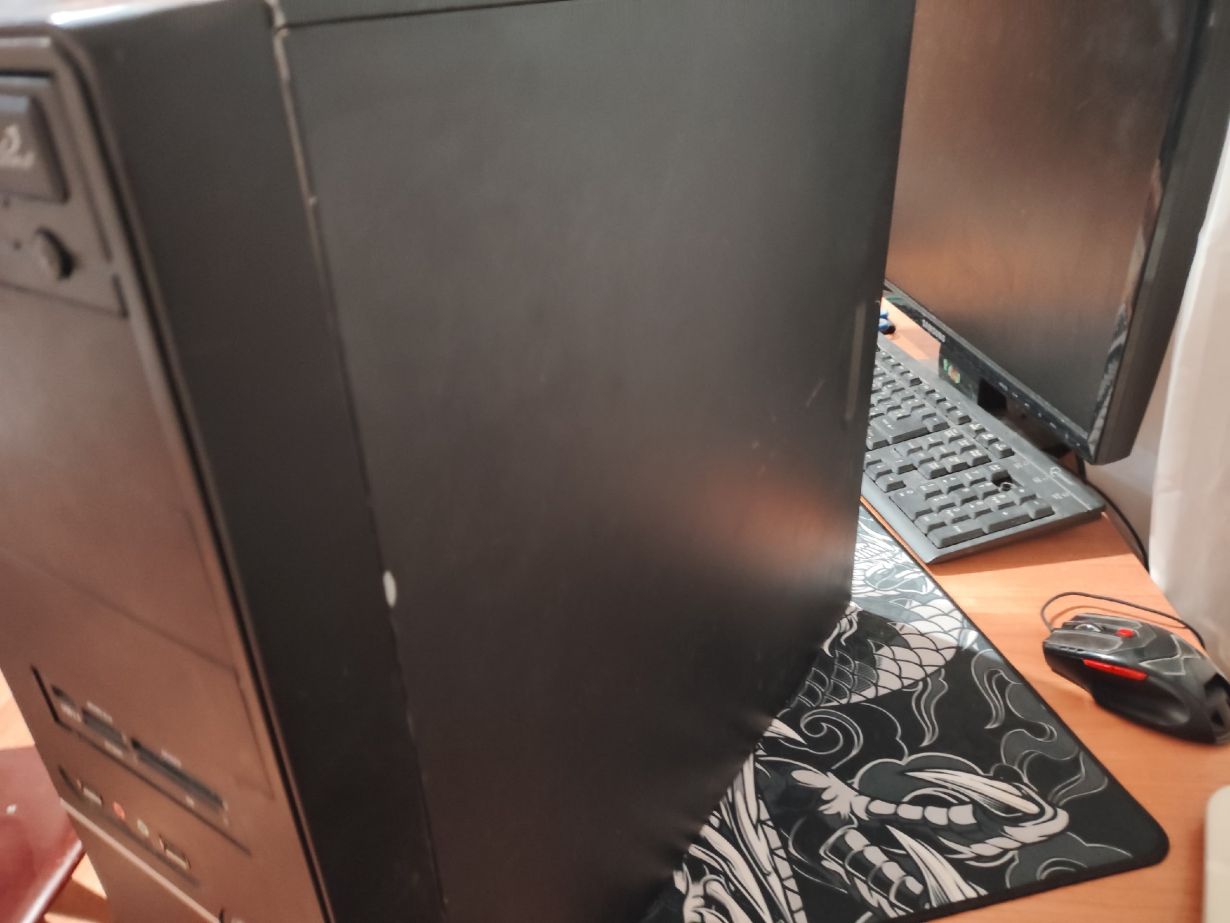 Продам корпус от ПК. Вместе с корпусом идёт материнка ASUS LGA 1155 сокет с процессором i5 2400 и 120 куллер от aerocool