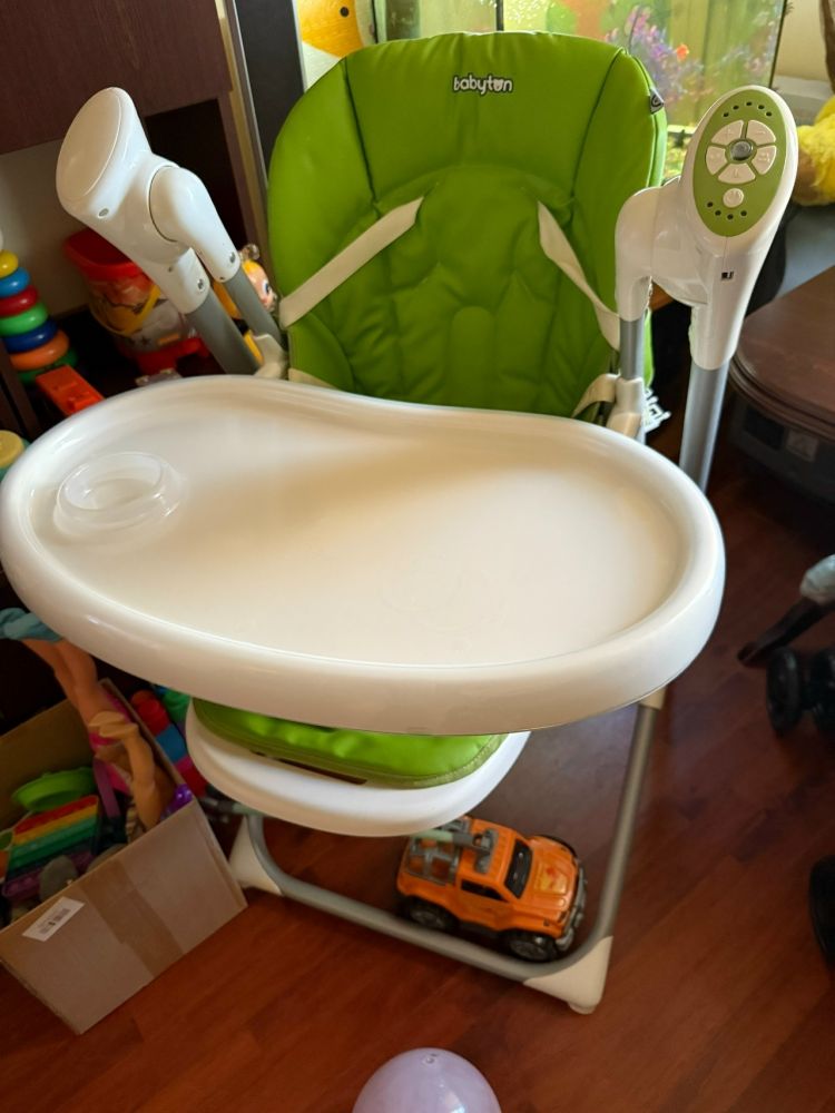 Продам стульчик-качели Babyton 2в1 Green с пультом Д/У
