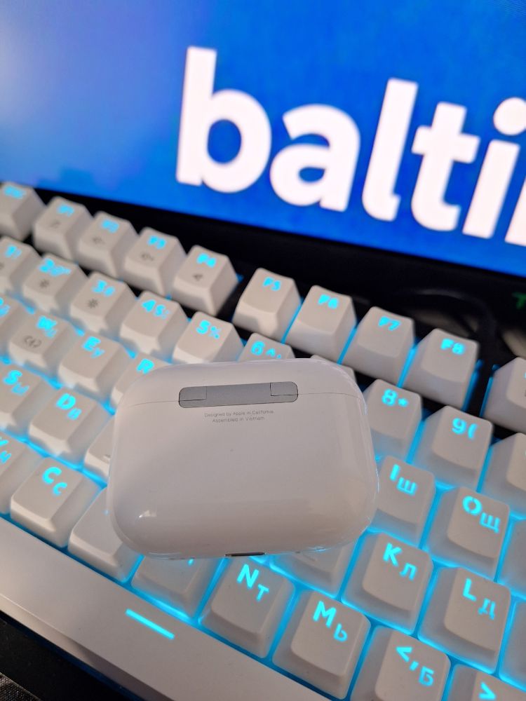 Наушники AirPods Pro 3
