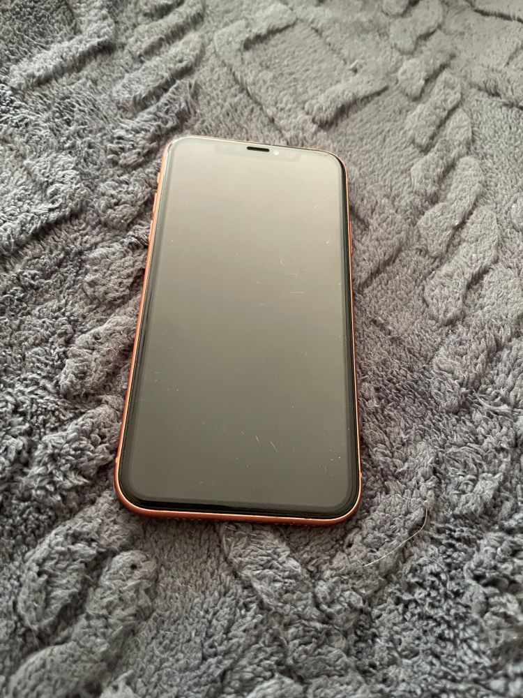 Подам IPhone XR 64gd хорошее состояние