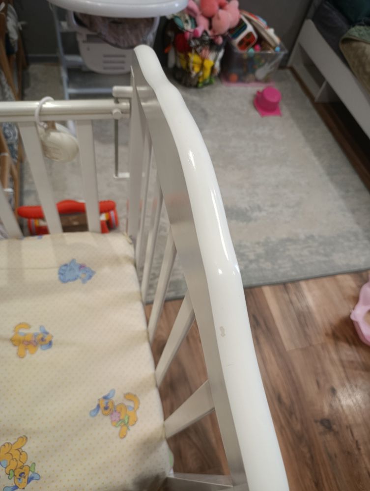Продам детскую кроватку с матрасом