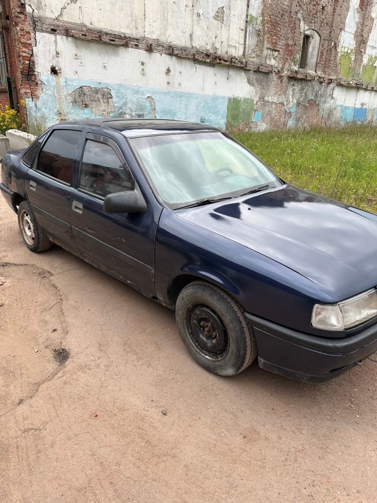 Опель вектра 1991г 1.8 бензин механика