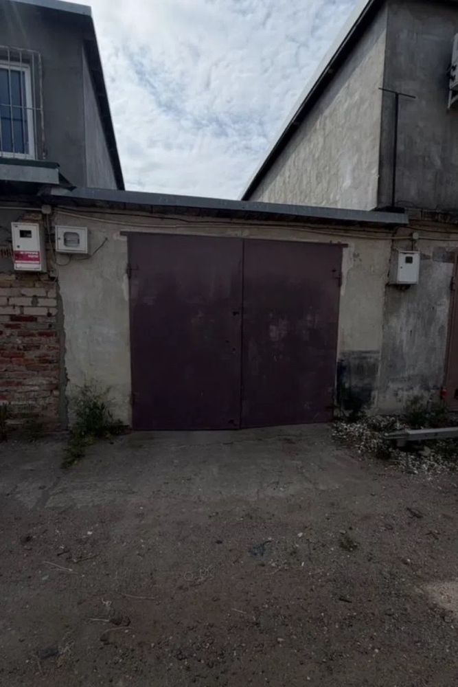 Пpoдaётcя эллинг (на воде) pазмepом 9 × 4 мeтрa