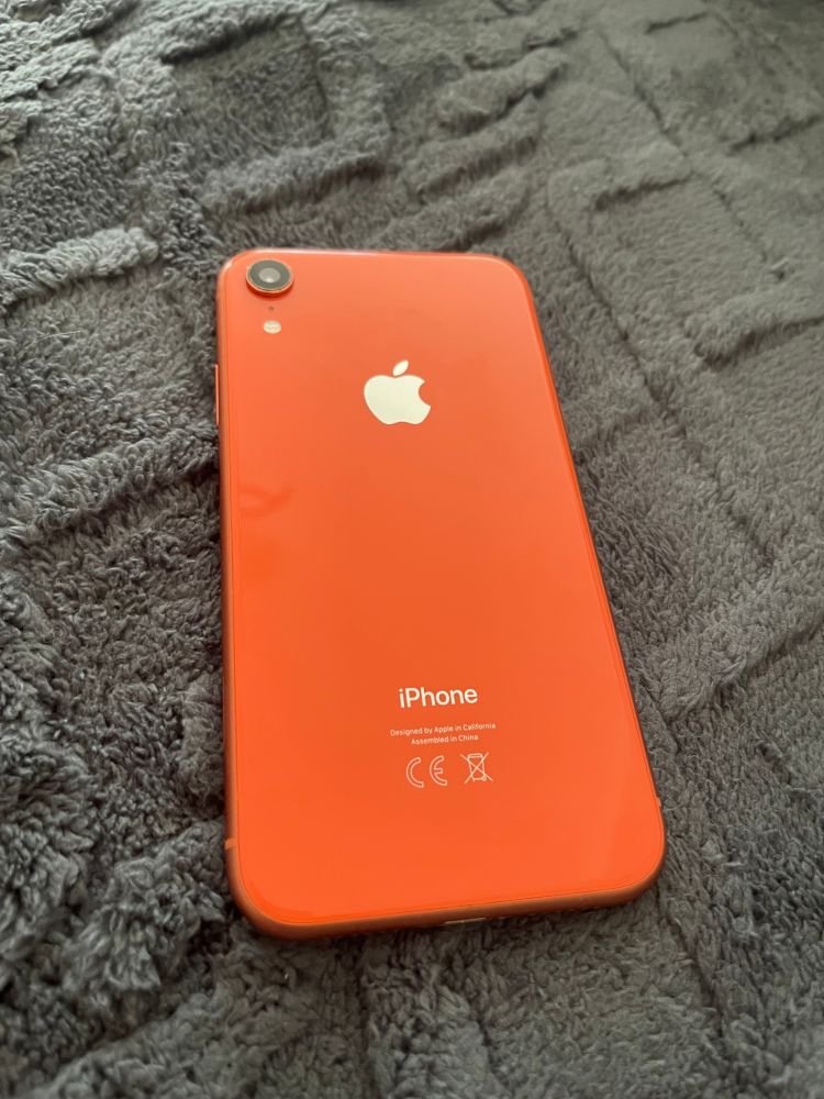 Подам IPhone XR 64gd хорошее состояние
