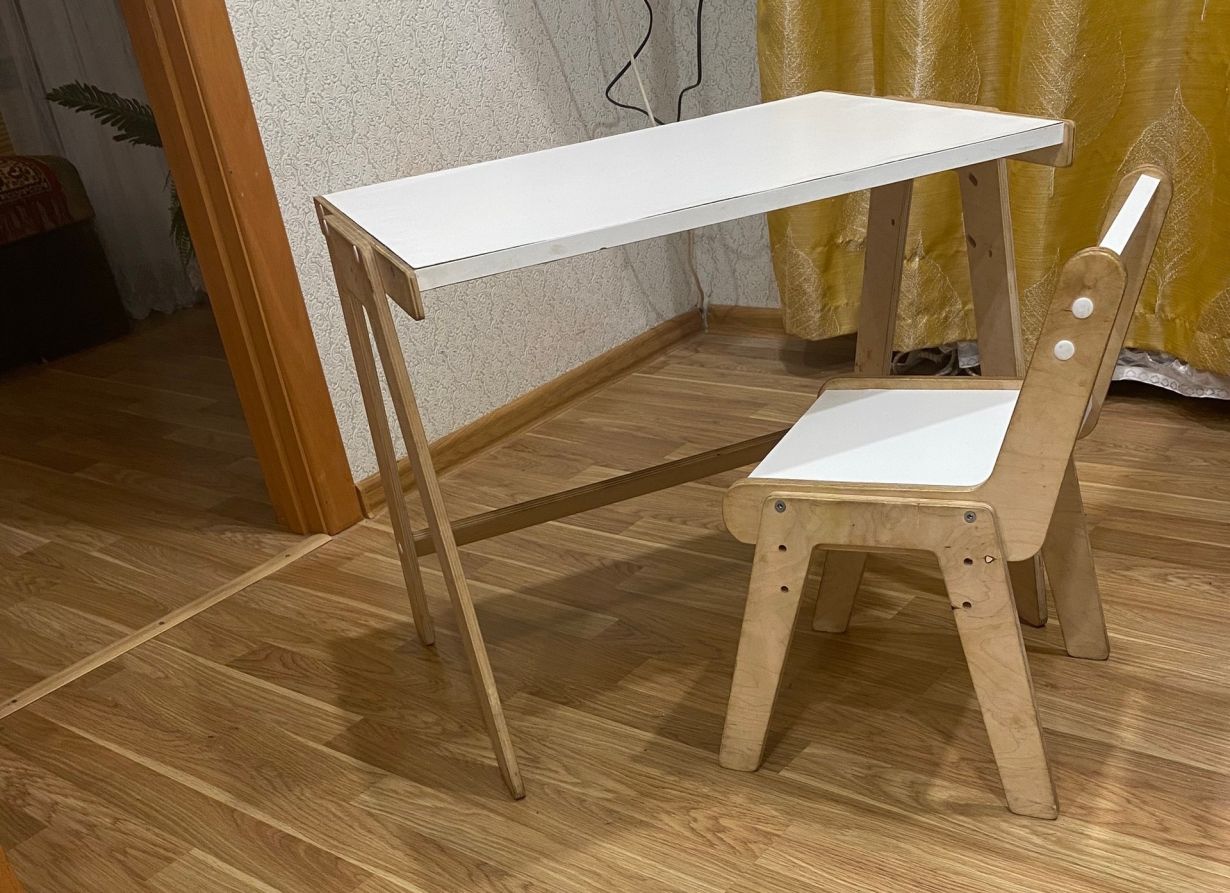 Продам детский комплект стол со стульчиком
